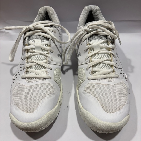 Women’s size 10 gel ASICS court shoe - Picture 5 of 7